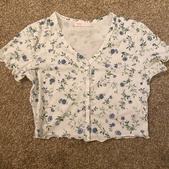 SOLD ❌ Cropped blue and white floral top - Picture 1 of 1